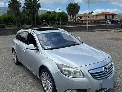 Usata Opel Insignia 160 CV (117 kW) 2010 Grigio Station wagon