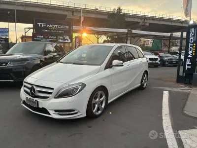 Usata Mercedes B180 Premium 109 CV (80 kW) 2013 Bianco Utilitaria