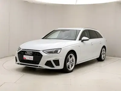 Usata Audi A4 S-Line 204 CV (150 kW) 2024 Blu Station wagon
