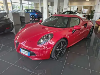Usata Alfa Romeo 4C 241 CV (177 kW) 2016 Rosso Coupé