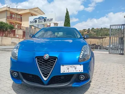 Usata Alfa Romeo Giulietta Super 120 CV (88 kW) 2018 Bluazzurro Utilitaria