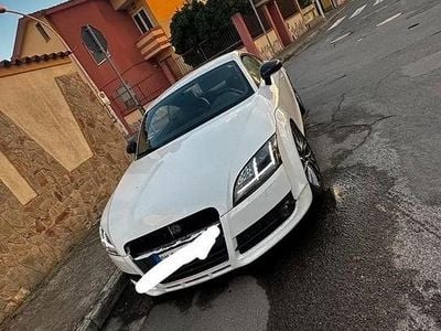Begagnad Audi TT S-Line 211 HK (155 kW) 2010 Vit Sportkupé