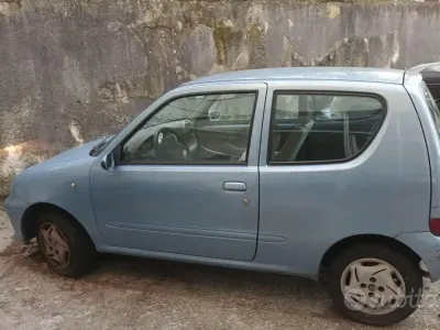 Usata Fiat 600 54 CV (39 kW) 2007 Blu Utilitaria