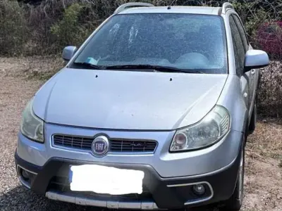Usata Fiat Sedici Dynamic 135 CV (99 kW) 2010 Argento SUV
