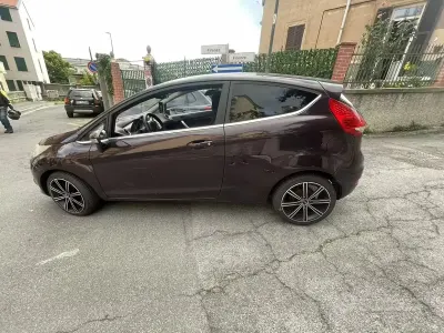 Usata Ford Fiesta 68 CV (50 kW) 2009 Berlina