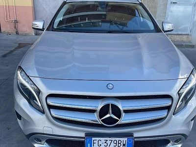 Usata Mercedes GLA200 136 CV (100 kW) 2016 Grigio SUV