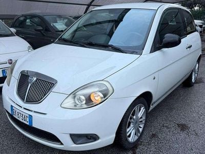 Usata Lancia Ypsilon 69 CV (50 kW) 2011 Bianco Utilitaria