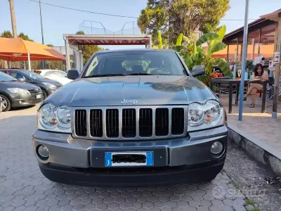 Usata Jeep Grand Cherokee 218 CV (160 kW) 2006 Grigio SUV