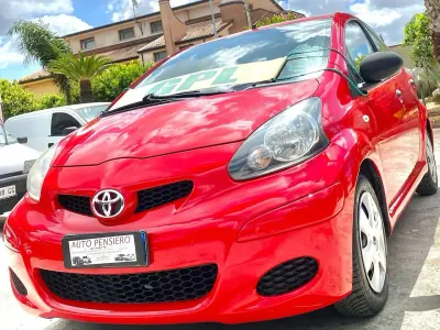 Usata Toyota Aygo 68 CV (50 kW) 2010 Rosso Utilitaria