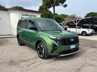 Usata Ford Tourneo Courier Titanium 125 CV (91 kW) 2024 Verde Monovolume