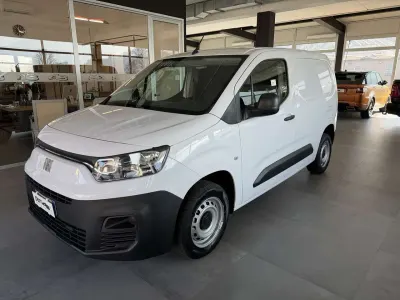 Usata Fiat Doblò 102 CV (75 kW) 2023 Bianco Monovolume