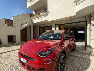 Nuova Fiat 600 Pop 136 CV (100 kW) 2025 Rosso SUV