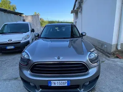 Usata Mini One Countryman Business 116 CV (85 kW) 2018 Grigio SUV