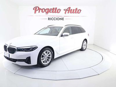 Usata BMW 520 190 CV (139 kW) 2022 Alpinweiss Station wagon