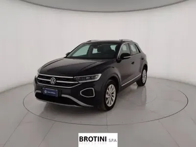 Używany VW T-Roc Style 110 KM (80 kW) 2023 Czarny SUV