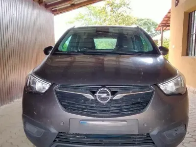 Usata Opel Crossland X S 120 CV (88 kW) 2019 Marrone SUV