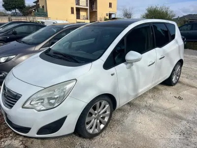 Usata Opel Meriva 95 CV (69 kW) 2011 Bianco Monovolume