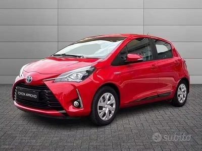 Second-hand Toyota Yaris Hybrid Active 101 CP (74 kW) 2018 Roșu Berlinǎ