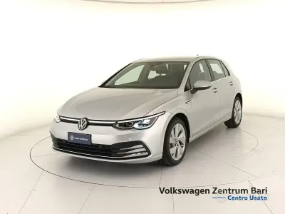 Usata VW Golf VIII Style 116 CV (85 kW) 2022 Argento Berlina
