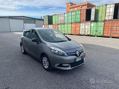 Usata Renault Scénic III LIMITED 95 CV (69 kW) 2016 Grigio Monovolume