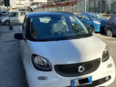 Usata Smart ForFour Prime 71 CV (52 kW) 2017 Bianco Utilitaria