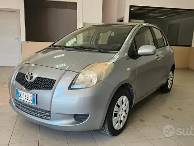 Brugt Toyota Aygo 69 HK (50 kW) 2007 Grå Hatchback