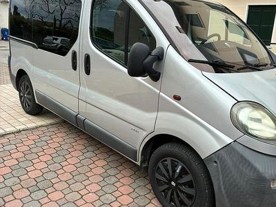 Usata Opel Vivaro 2003 Grigio Monovolume