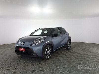Usata Toyota Aygo X Trend 72 CV (52 kW) 2025 Persian salt/black SUV