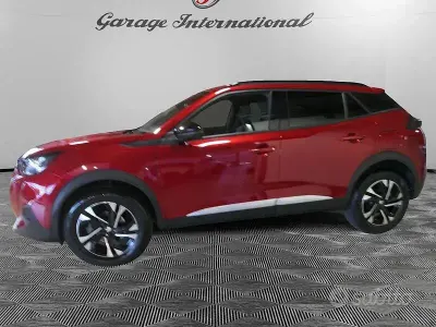 Usata Peugeot 2008 Allure 102 CV (75 kW) 2023 Rosso SUV