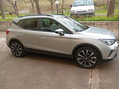 Occasion Seat Arona Black Edition 95 ch (69 kW) 2024 Gris SUV