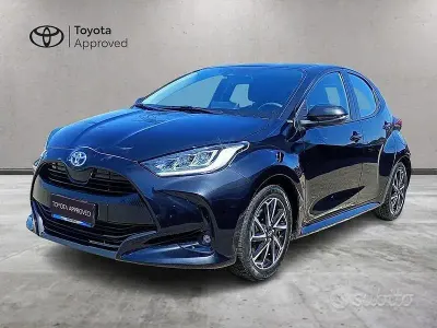 Usata Toyota Yaris Hybrid Trend 92 CV (67 kW) 2022 Nero Berlina
