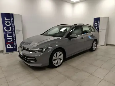 Usata VW Golf VIII Style 150 CV (110 kW) 2024 Grigio Station wagon