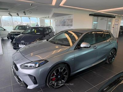 Begagnad BMW 118 M Sport 150 HK (110 kW) 2025 Grå Halvkombi