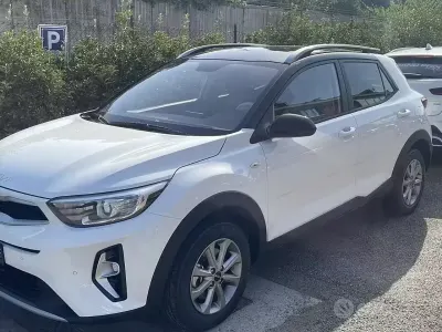 Usata Kia Stonic Urban 100 CV (73 kW) 2023 Bianco SUV