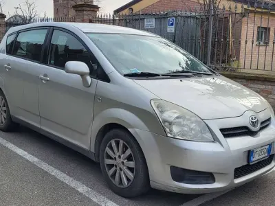 Usata Toyota Corolla 136 CV (100 kW) 2008 Argento Berlina