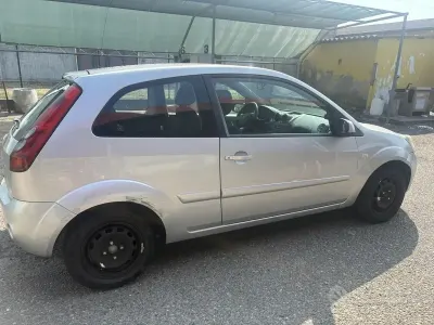 Usata Ford Fiesta 68 CV (50 kW) 2008 Grigio Utilitaria