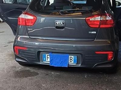 Usata Kia Rio 84 CV (61 kW) 2016 Grigio Utilitaria