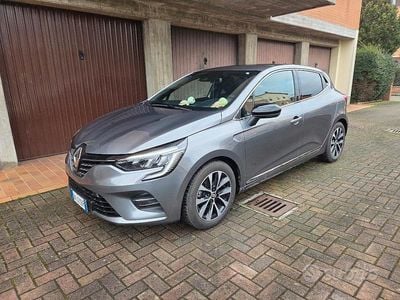 Usata Renault Clio V 90 CV (66 kW) 2023 Grigio Berlina