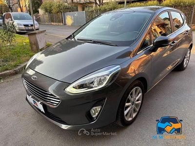 Usata Ford Fiesta Titanium 86 CV (63 kW) 2019 Grigio Utilitaria