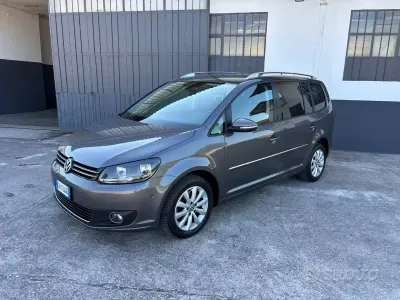 Usata VW Touran Highline 140 CV (102 kW) 2011 Grigio Monovolume