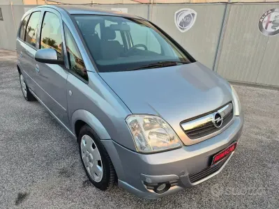 Usata Opel Meriva Cosmo 90 CV (66 kW) 2006 Grigio Monovolume