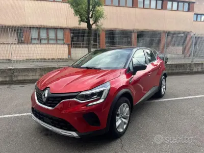 Usata Renault Captur Equilibre 91 CV (66 kW) 2022 Rosso SUV