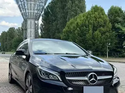 Usata Mercedes CLA200 Shooting Brake 136 CV (100 kW) 2019 Nero Station wagon