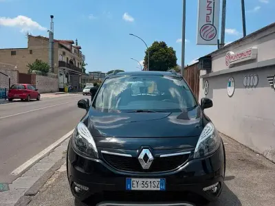Usata Renault Scénic 110 CV (80 kW) 2015 Nero Monovolume