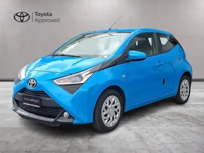 Gebraucht Toyota Aygo X-play 72 PS (52 kW) 2020 Blau Kleinwagen