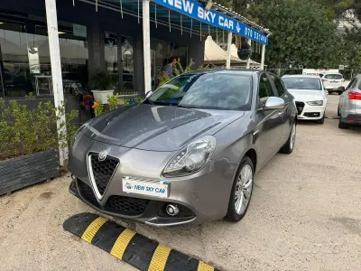 Usata Alfa Romeo Giulietta Super 175 CV (128 kW) 2017 Grigio Utilitaria