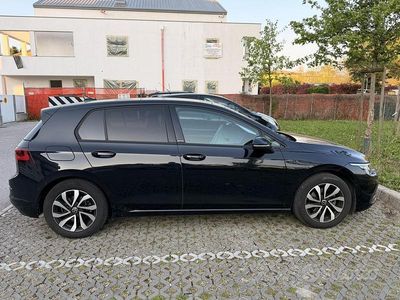 Begagnad VW Golf VIII Active 150 HK (110 kW) 2022 Svart Sedan