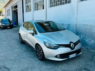 Käytetty Renault Clio IV 73 HP (53 kW) 2014 Sedan