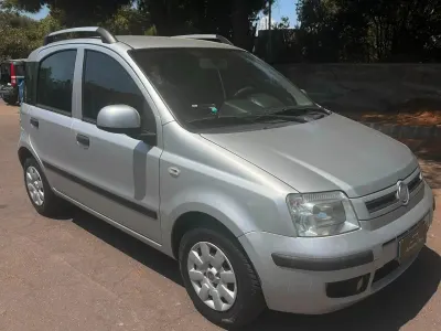 Usata Fiat Panda Emotion 69 CV (50 kW) 2011 Argento Utilitaria