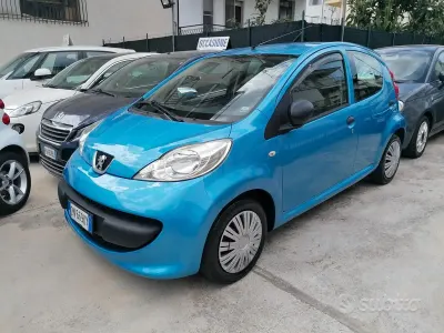 Usata Peugeot 107 68 CV (50 kW) 2008 Blu Utilitaria